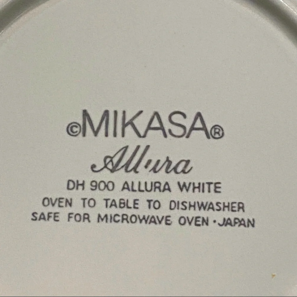 MIKASA Allura Set of‎ 4 Soup Bowls PRISTINE!